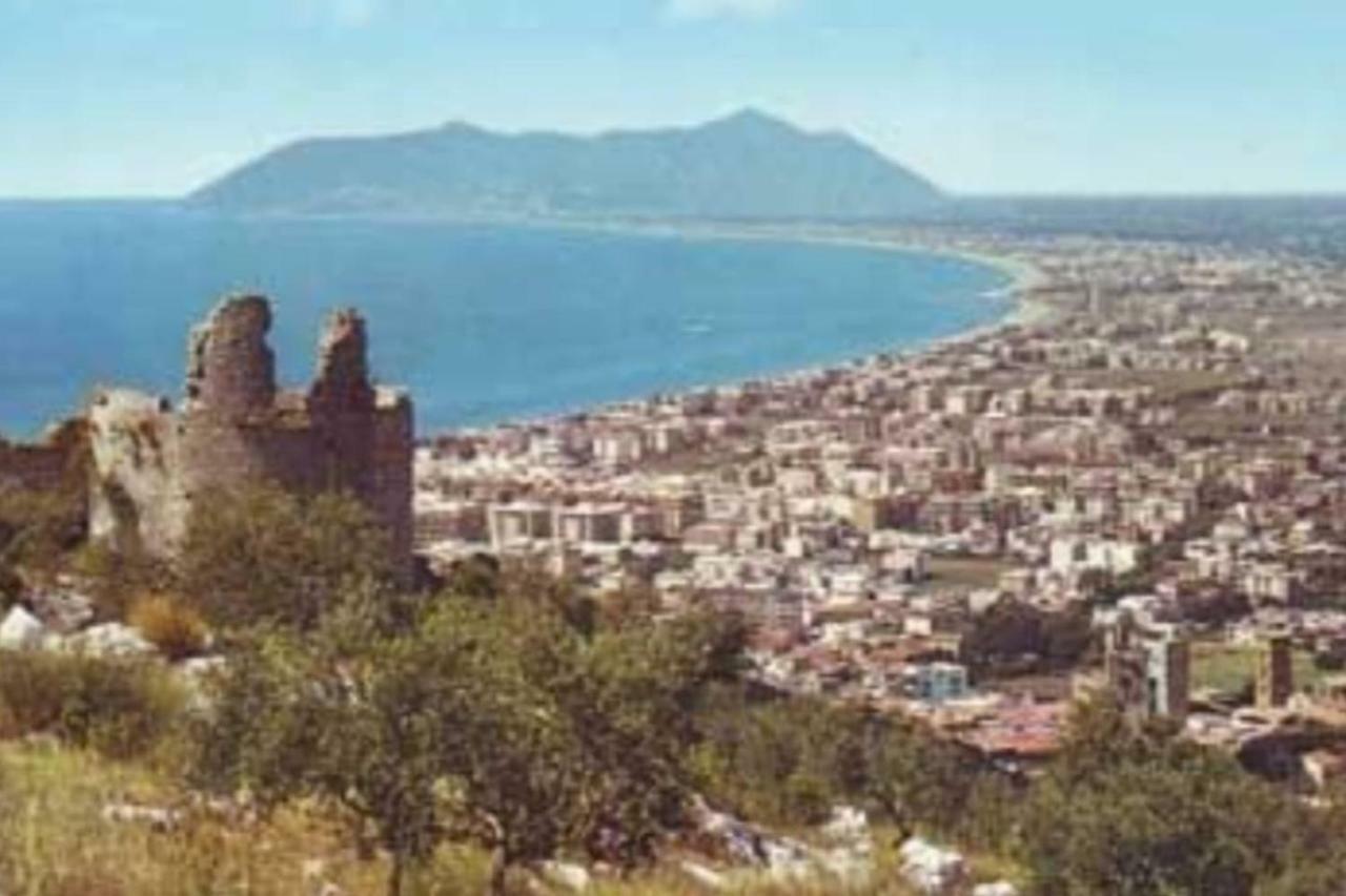 Art Deco City Center Near The Beach! Terracine Extérieur photo